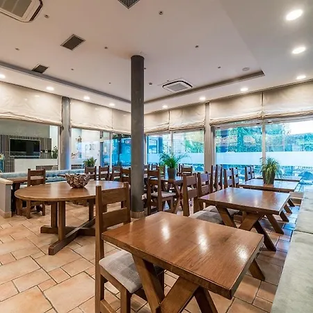 Berkeley Hotel 4*