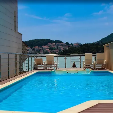 Berkeley Hotel 4*